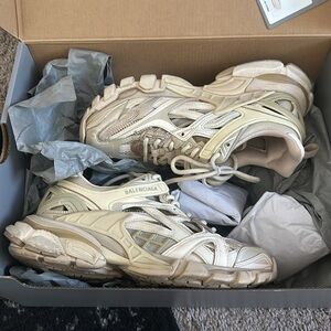 Balenciaga sneakers ✨